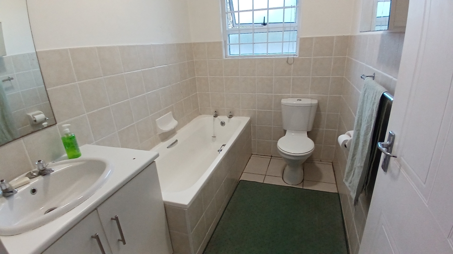 To Let 2 Bedroom Property for Rent in Glenroy Park Eastern Cape